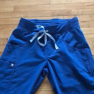 Kade Cargo Scrub Pants from Figs!